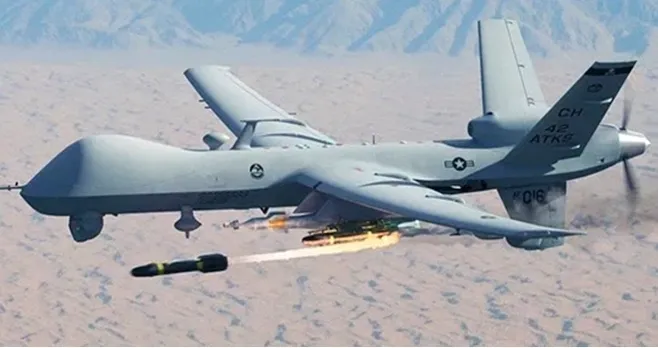 Drone MQ-9 Reaper armé de missiles AGM-114 Hellfire