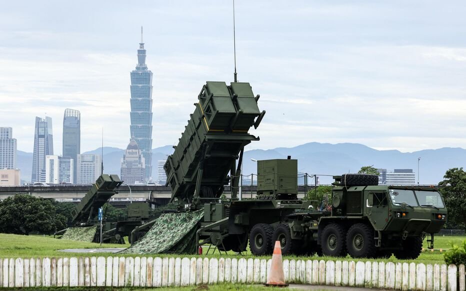 Lancement d'un missile Patriot PAC-3 depuis un lanceur sol-air